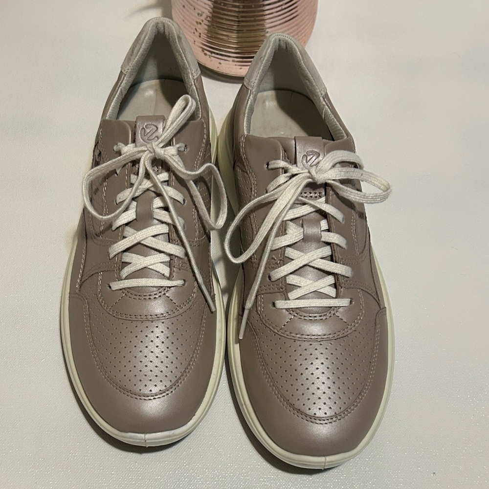 Ecos Footwear Taupe Lace-Up Sneakers with Cream Soles